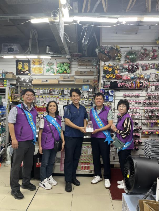 연수구 옥련2동 지역사회보장협의체는 지역 내 나눔문화 확산과 복지 사각지대 해소를 위한 무한나눔멤버 모집활동을 진행하며 주민과 상권이 함께하는 따뜻한 복지 공동체 조성에 앞장서고 있다